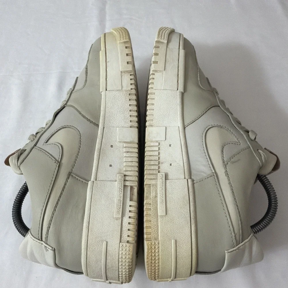 Women's Nike‎ Air Force 1 Pixel Light Stone Grey Size 9.5 Casual Gym Shoes Fit